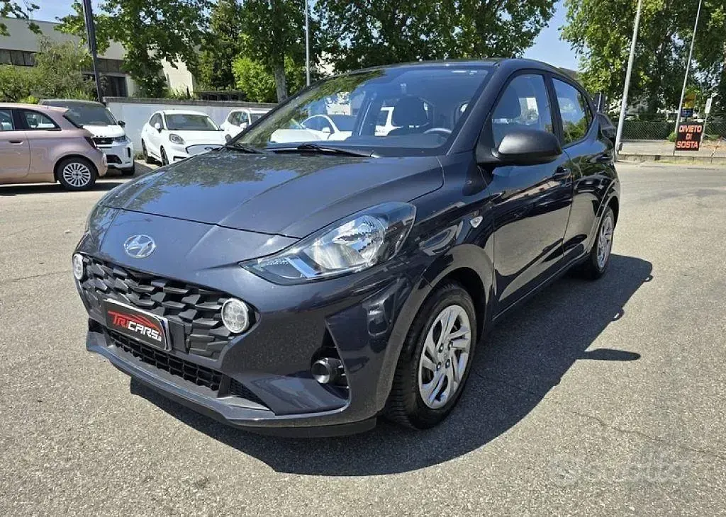 Usata Hyundai i10 67 CV (49 kW) 2022 Grigio Utilitaria