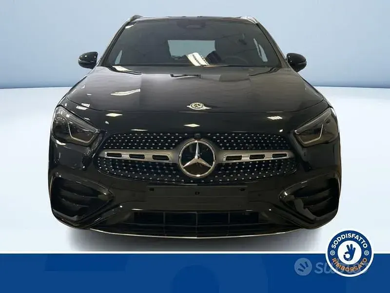 Usata Mercedes GLA180 AMG line 116 CV (85 kW) 2025 Nero SUV