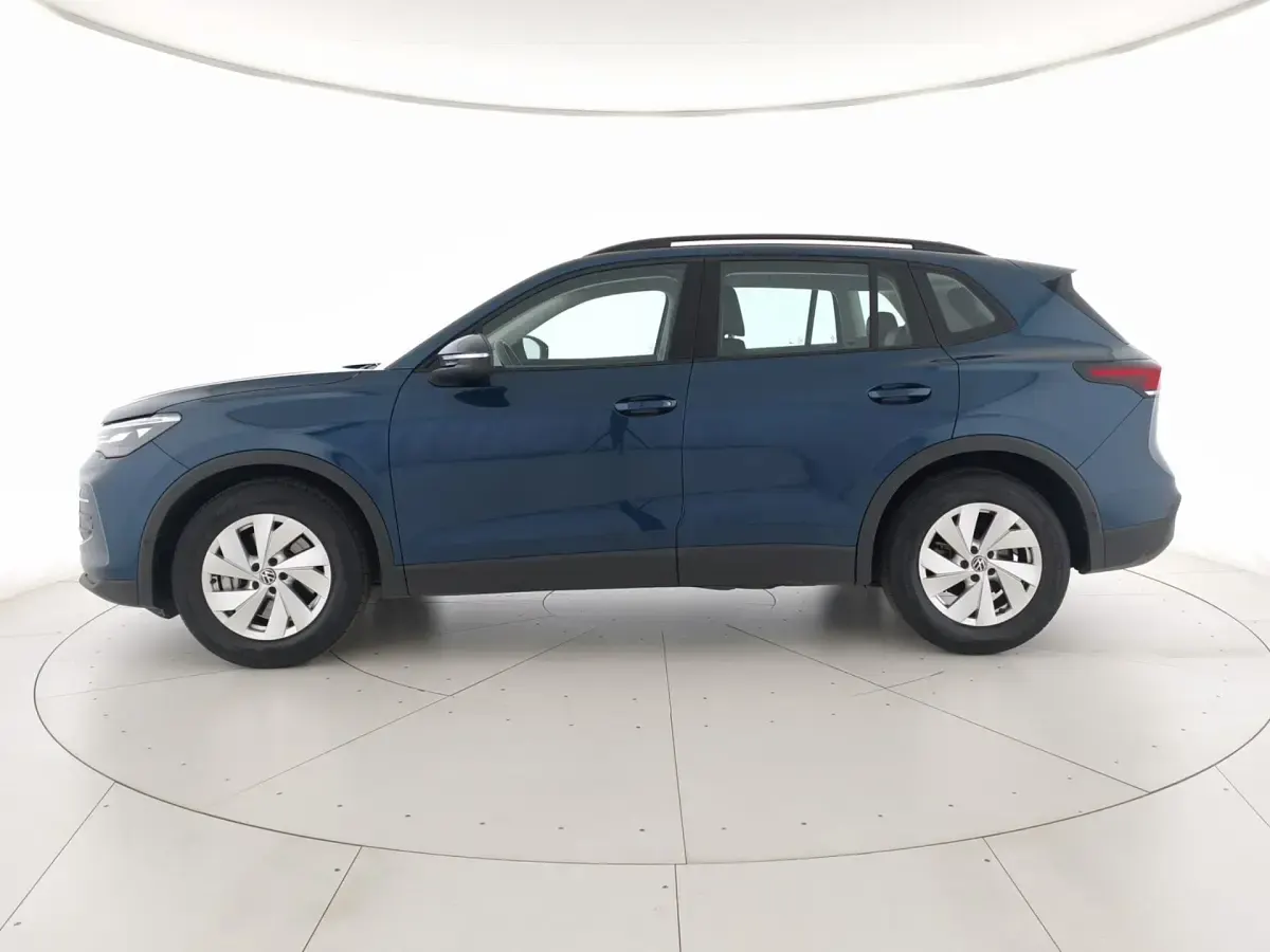 Usata VW Tiguan Life 150 CV (110 kW) 2025 Nightshade blue metallizzato SUV