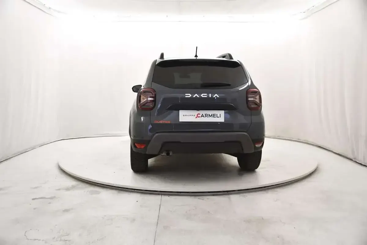 Second-hand Dacia Duster Extreme 101 CP (74 kW) 2023 Gri SUV