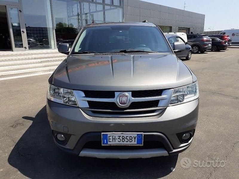 Usata Fiat Freemont 140 CV (102 kW) 2011 Grigio SUV