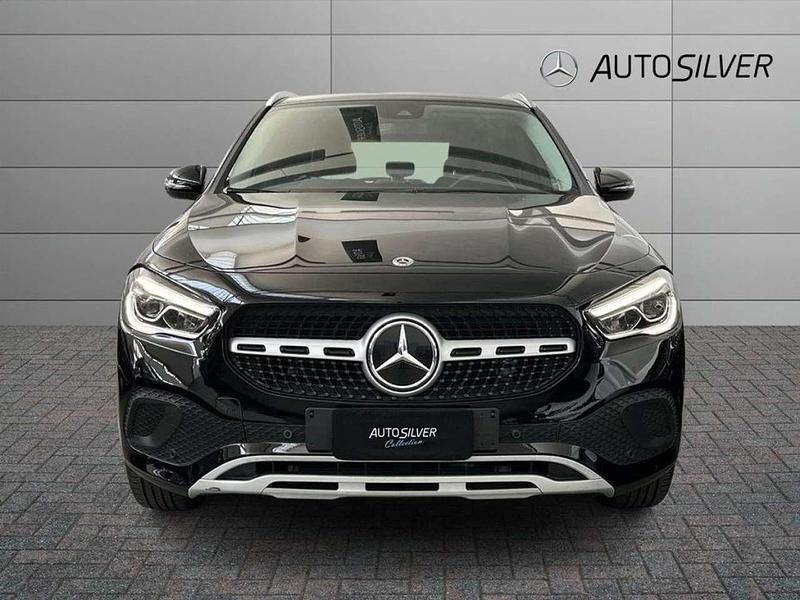 Usata Mercedes GLA200 Business 150 CV (110 kW) 2022 Nero / pastello SUV