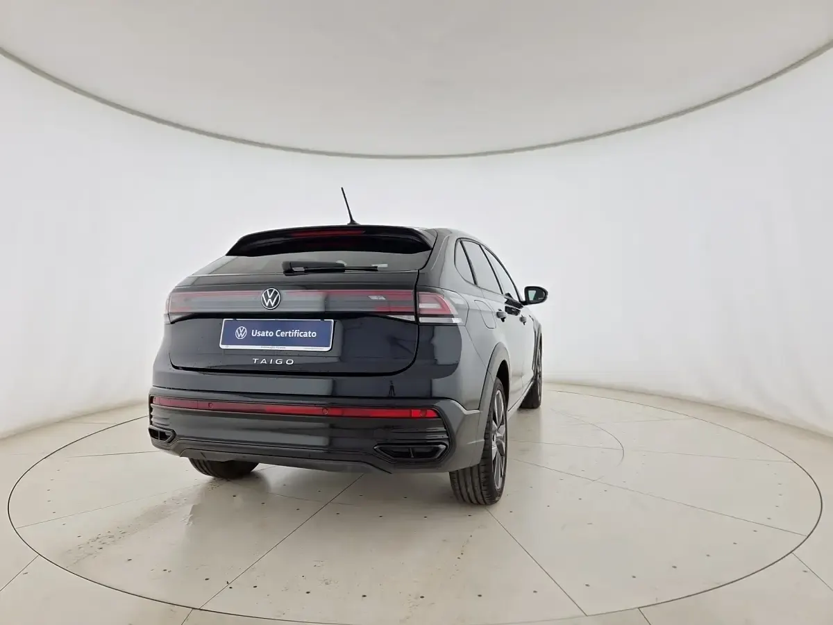 Usata VW Taigo R-line 110 CV (80 kW) 2023 Deep black perlato SUV