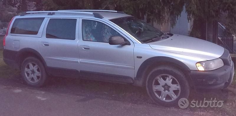 Usata Volvo XC70 163 CV (119 kW) 2004 Grigio Station wagon