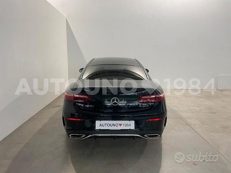 Usata Mercedes E300 265 CV (194 kW) 2022 Verde Coupé