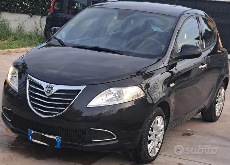 Usata Lancia Ypsilon Silver 69 CV (50 kW) 2011 Nero Utilitaria