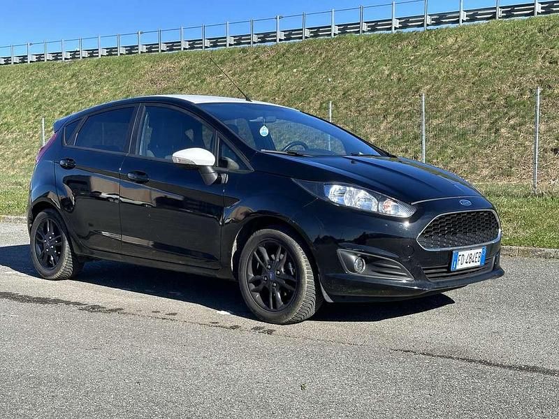 Usata Ford Fiesta 101 CV (74 kW) 2016 Berlina