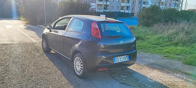Usata Fiat Grande Punto 65 CV (47 kW) 2007 Nero Utilitaria