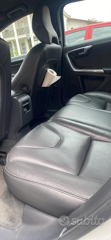 Usata Volvo V60 215 CV (158 kW) 2014 Bianco Station wagon