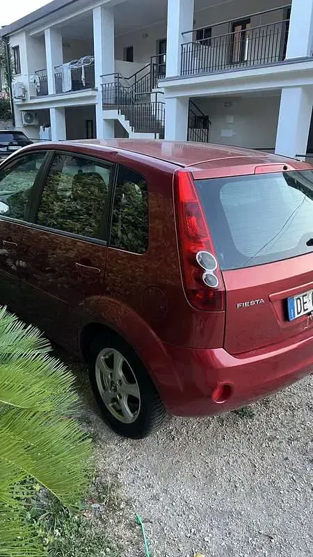 Usata Ford Fiesta Ambiente 68 CV (50 kW) 2007 Utilitaria