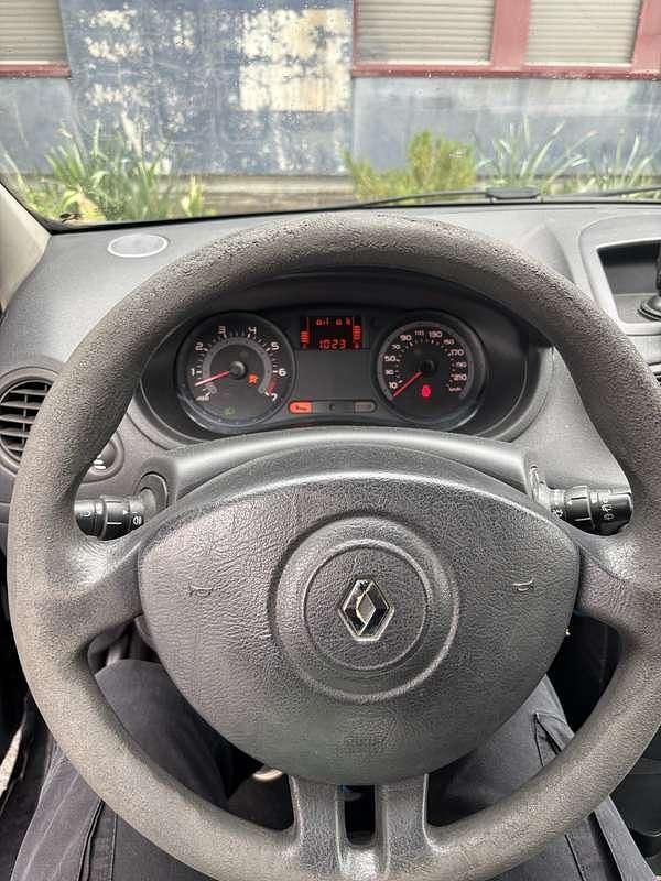 Usata Renault Clio II 75 CV (55 kW) 2007 Berlina