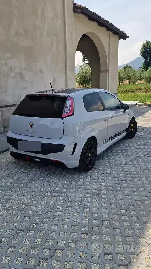 Usata Abarth Punto 165 CV (121 kW) 2012 Grigio Utilitaria