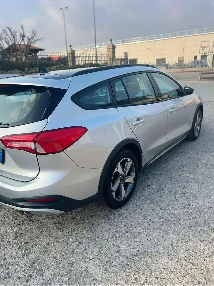 Usata Ford Focus Business Edition 120 CV (88 kW) 2022 Grigio Station wagon