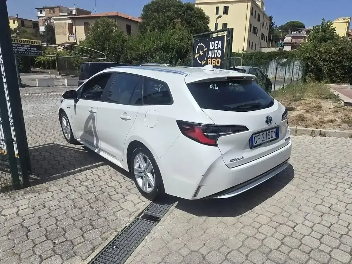 Usata Toyota Corolla Business Edition 98 CV (72 kW) 2021 Bianco Station wagon