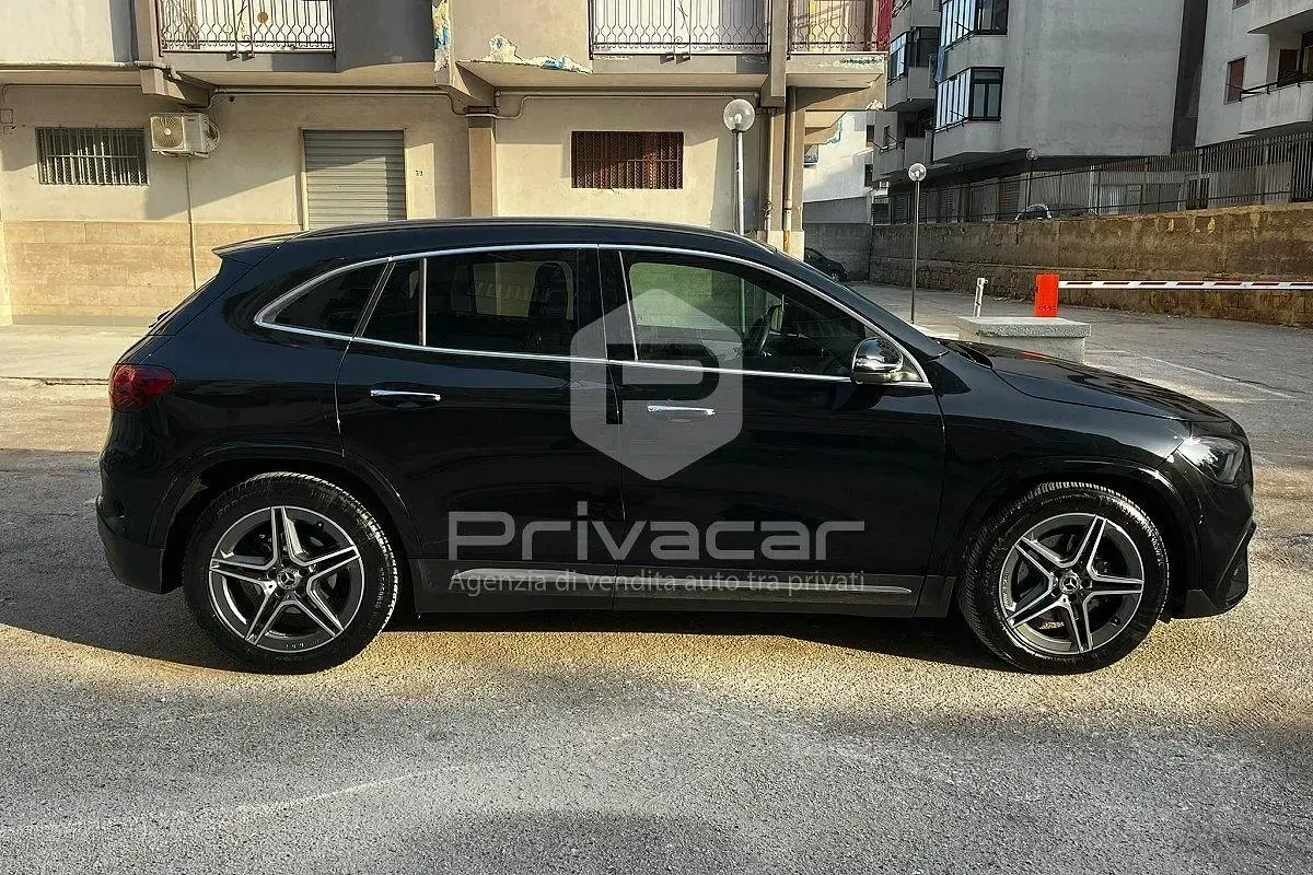 Usata Mercedes GLA180 AMG Line Premium Plus 115 CV (84 kW) 2024 Nero SUV