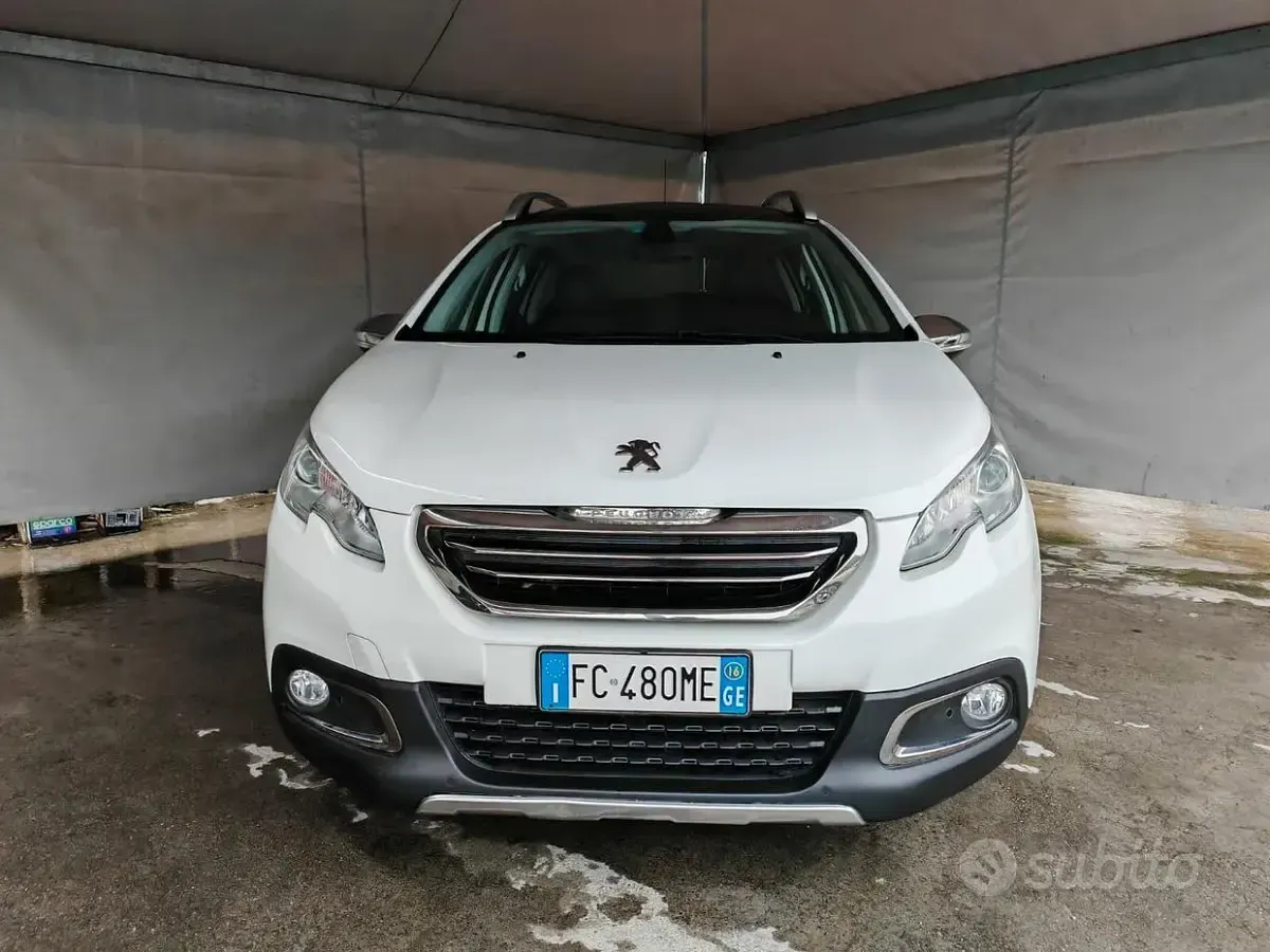 Usata Peugeot 2008 Allure 120 CV (88 kW) 2016 Bianco SUV