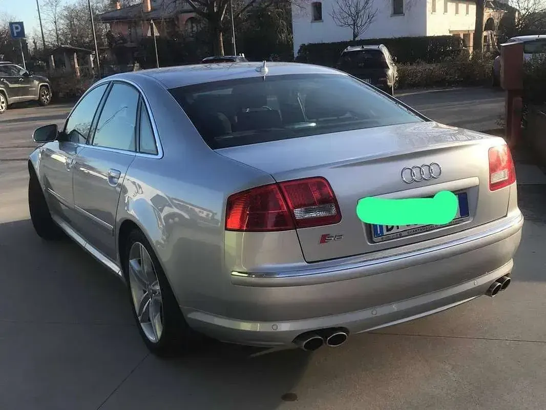 Usata Audi A8 450 CV (330 kW) 2007 Argento Berlina