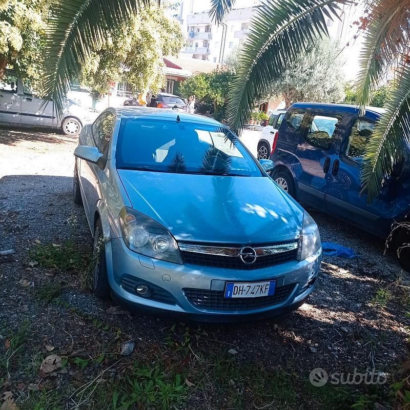 Grigio Usata 2007 Opel Astra Cabriolet Cabrio | 700 € - Immagine 1/4