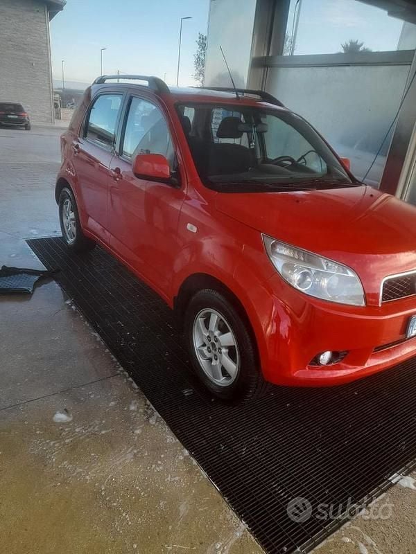 Usata Daihatsu Terios 86 CV (63 kW) 2006 Rosso SUV
