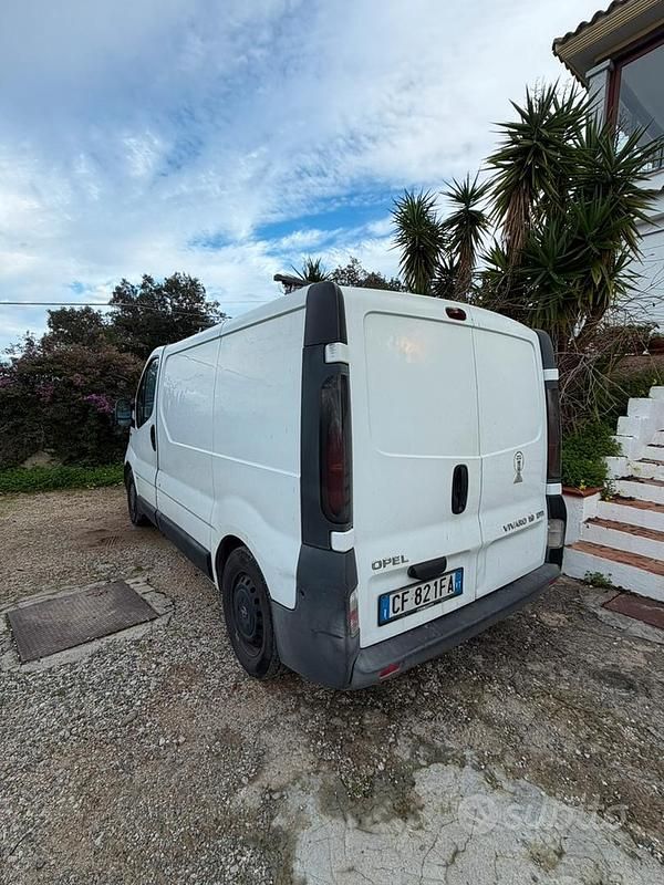 Usata Opel Vivaro 2003 Monovolume