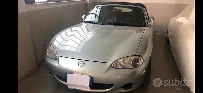 Usata Mazda MX5 110 CV (80 kW) 2003 Grigio Cabrio
