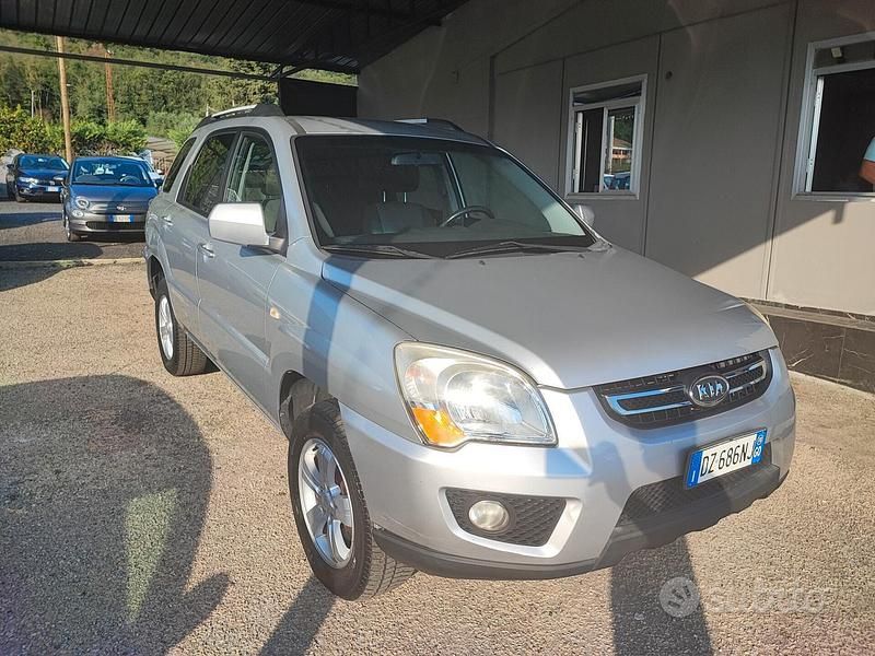 Usata Kia Sportage Active 141 CV (103 kW) 2010 Argento SUV