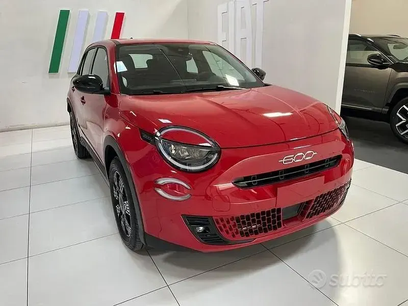 Nuova Fiat 600 Icon 110 CV (80 kW) 2026 Rosso SUV