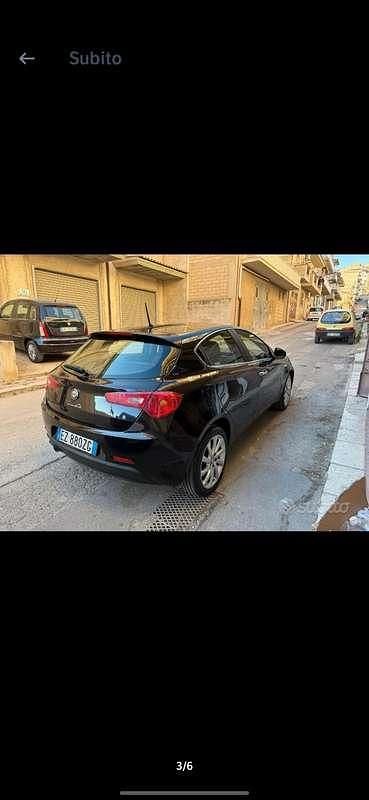 Usata Alfa Romeo Giulietta Distinctive 105 CV (77 kW) 2015 Berlina