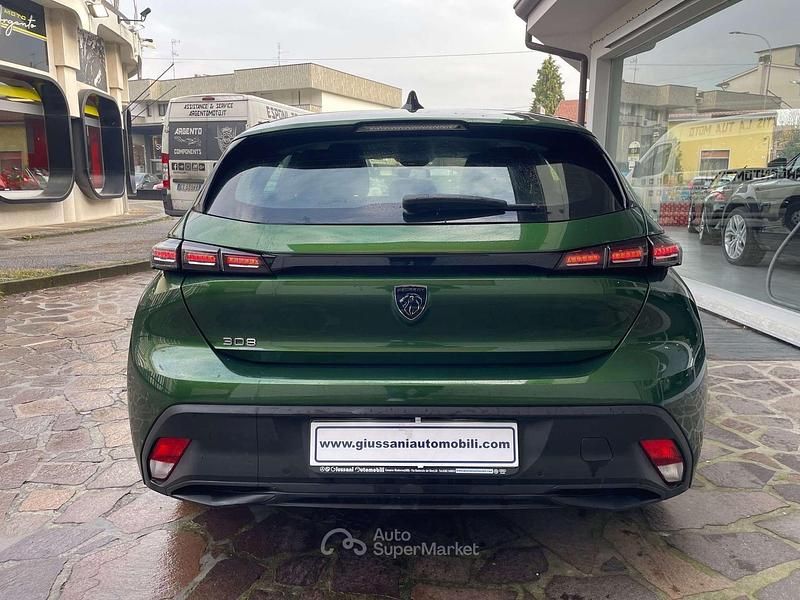 Usata Peugeot 308 Active 131 CV (96 kW) 2022 Verde olivine Berlina