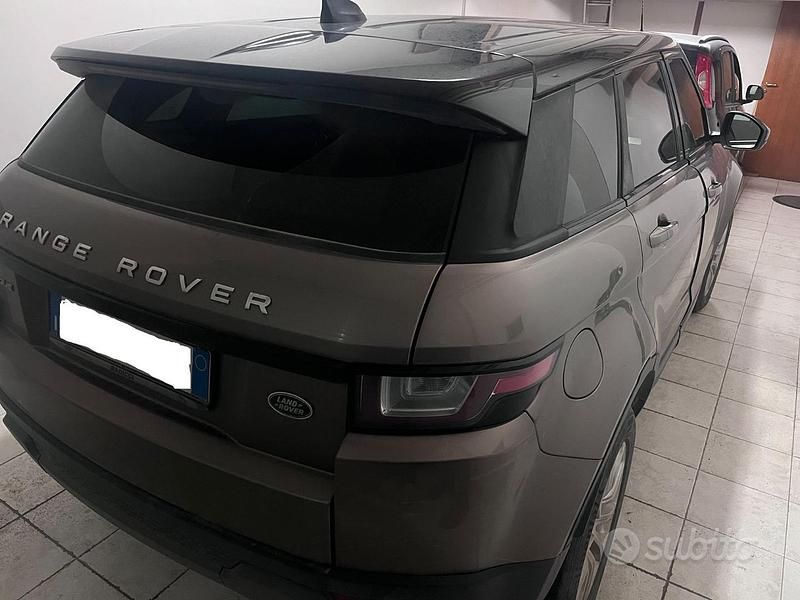Usata Land Rover Range Rover evoque HSE Dynamic 150 CV (110 kW) 2018 Bronzo SUV