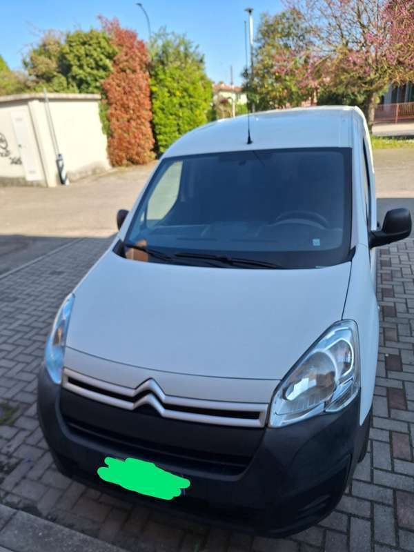 Usata 2017 Citroën Berlingo Feel Monovolume | 8000 € (Buon prezzo) - Immagine 1/4