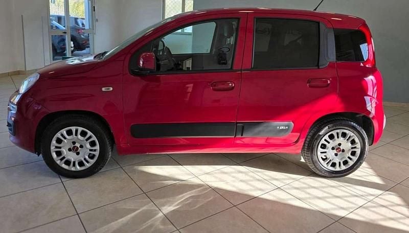 Usata Fiat Panda Easy 75 CV (55 kW) 2015 Rosso Utilitaria