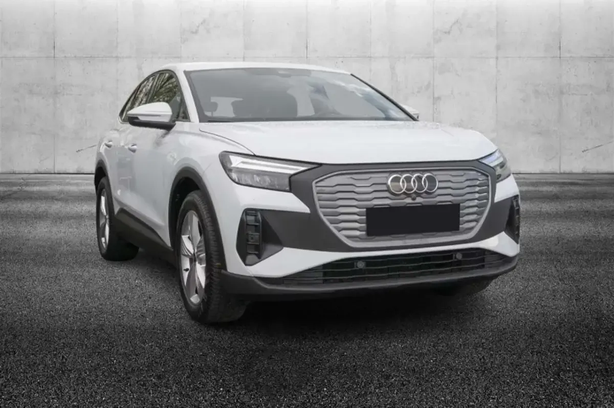 Usata Audi Q4 e-tron 69 kW (95 CV) 2023 Bianco SUV