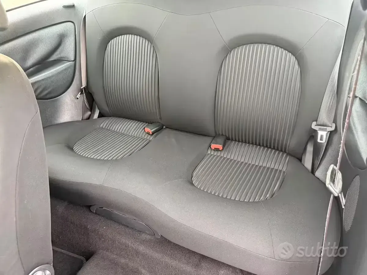 Usata Lancia Ypsilon 60 CV (44 kW) 2010 Nero Utilitaria