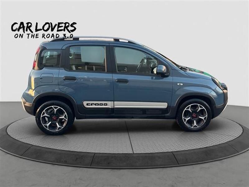 Usata Fiat Panda Cross Cross 70 CV (51 kW) 2021 Blu scuro Utilitaria