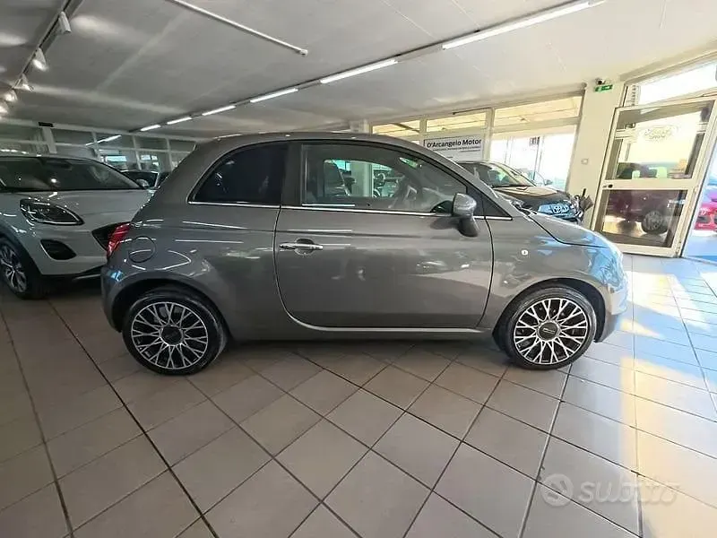 Usata Fiat 500 Dolcevita 69 CV (50 kW) 2023 Grigio Berlina