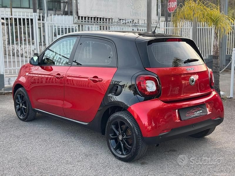 Usata Smart ForFour Passion 90 CV (66 kW) 2016 Rosso Utilitaria