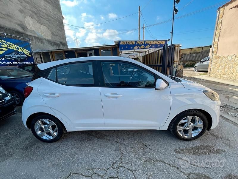 Usata Hyundai i10 66 CV (48 kW) 2020 Bianco Utilitaria