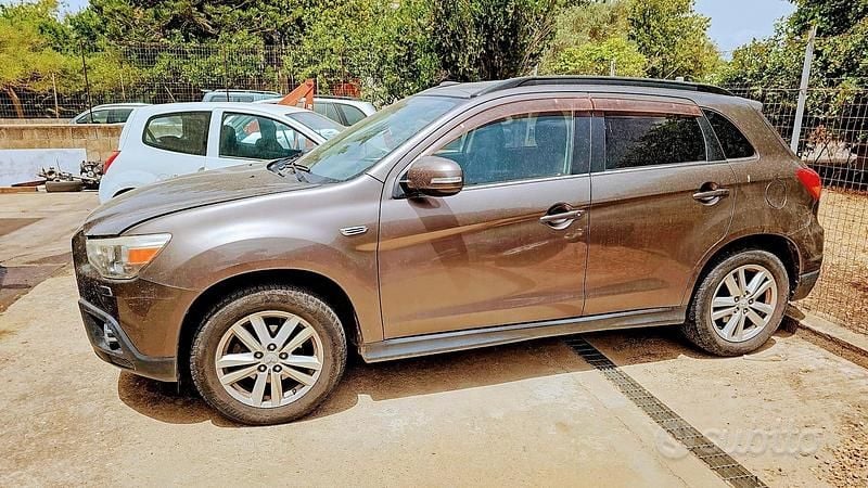 Usata Mitsubishi ASX 150 CV (110 kW) 2010 Marrone SUV