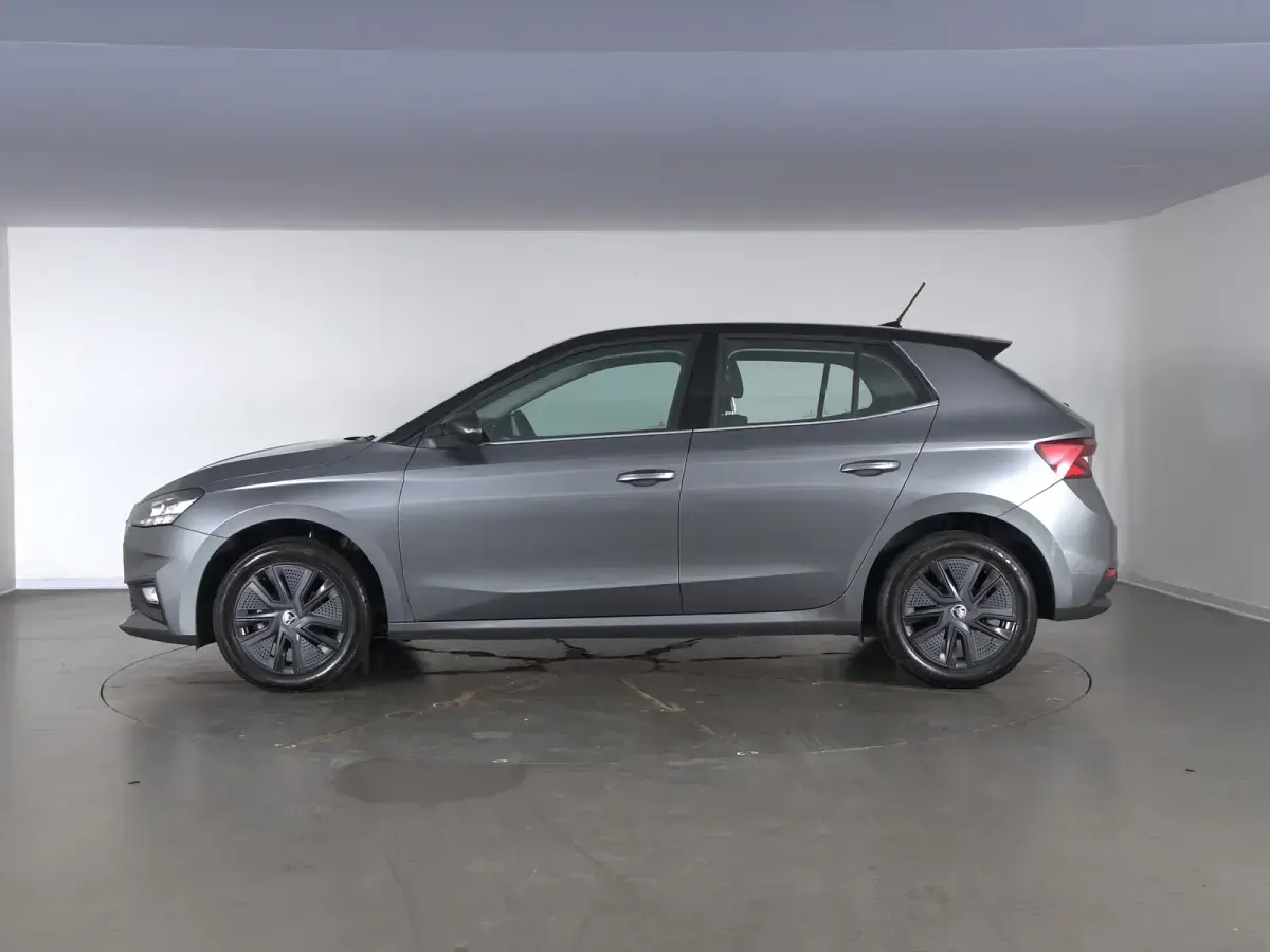 Usata Skoda Fabia Style 95 CV (69 kW) 2023 Grigio graphite nero tulipano Utilitaria