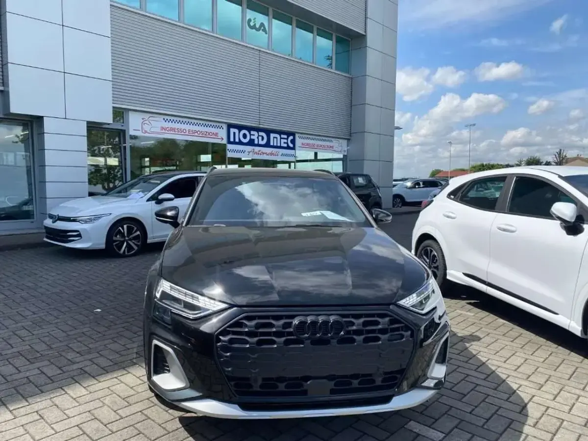 Nuova Audi A3 Advanced 150 CV (110 kW) 2025 Nero Berlina