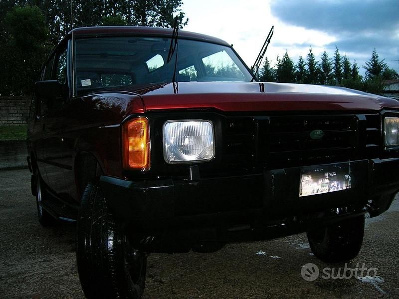 Usata Land Rover Discovery 113 CV (83 kW) 1989 Rosso SUV