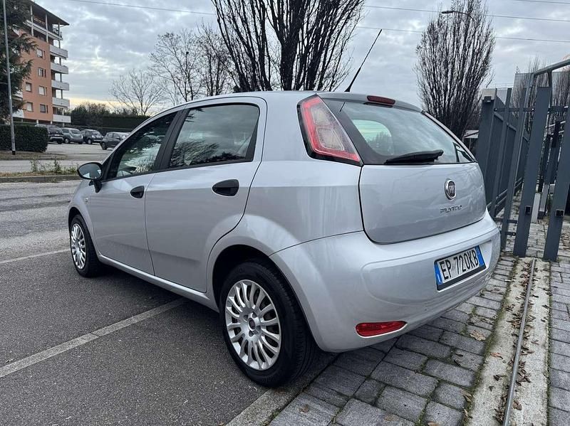 Usata Fiat Grande Punto S 77 CV (56 kW) 2012 Argento Utilitaria