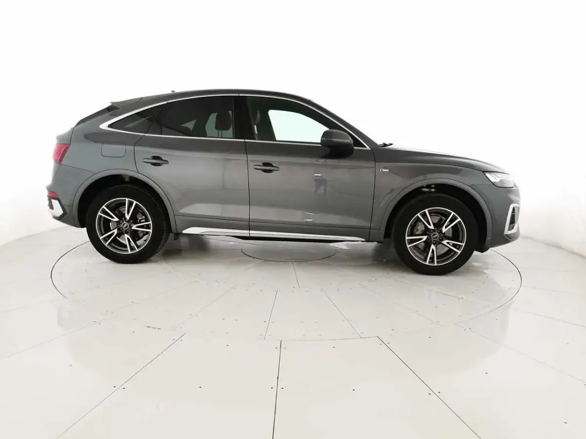 Usata Audi Q5 Sportback S-Line 204 CV (150 kW) 2024 Grigio SUV