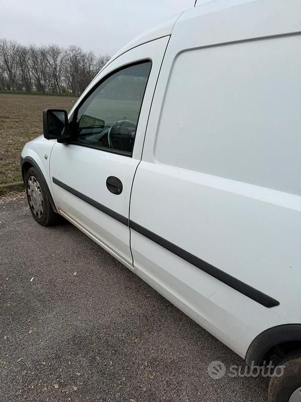 Usata Opel Combo 95 CV (69 kW) 2009 Bianco Monovolume