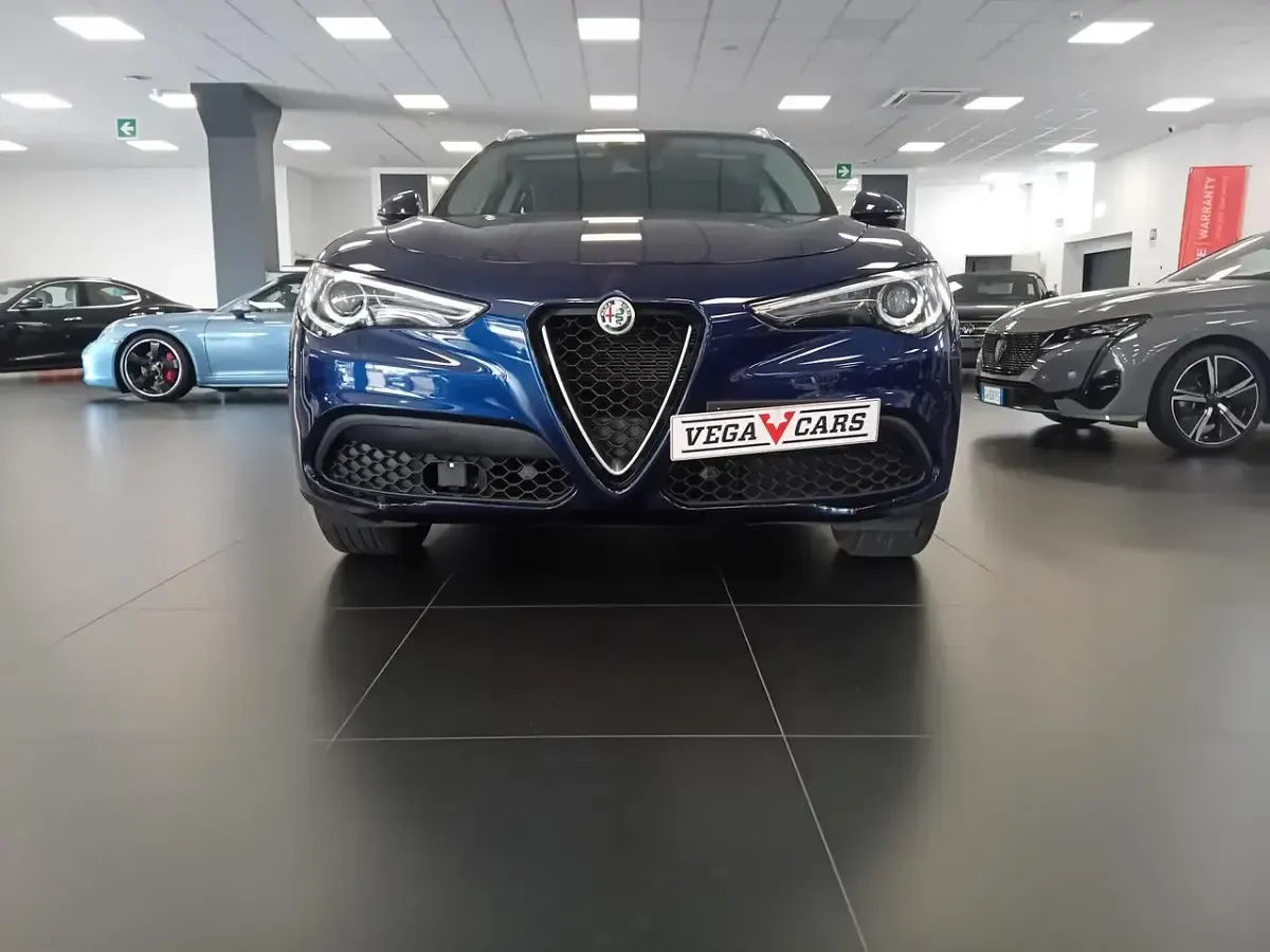Usata Alfa Romeo Stelvio Business 160 CV (117 kW) 2021 Blu SUV