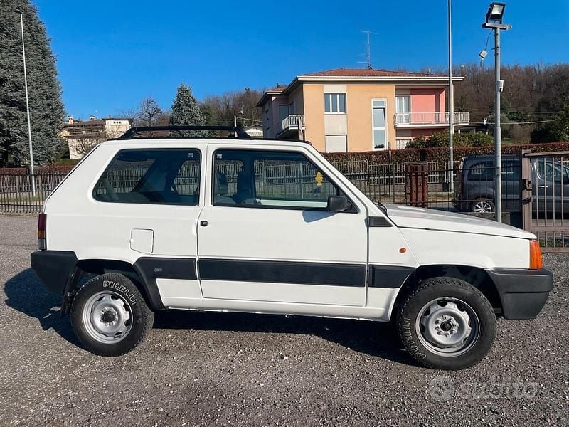 Usata Fiat Panda 4x4 Climbing 54 CV (39 kW) 2003 Bianco Utilitaria