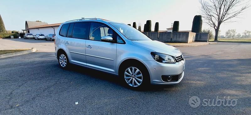 Usata VW Touran 140 CV (102 kW) 2013 Grigio Monovolume