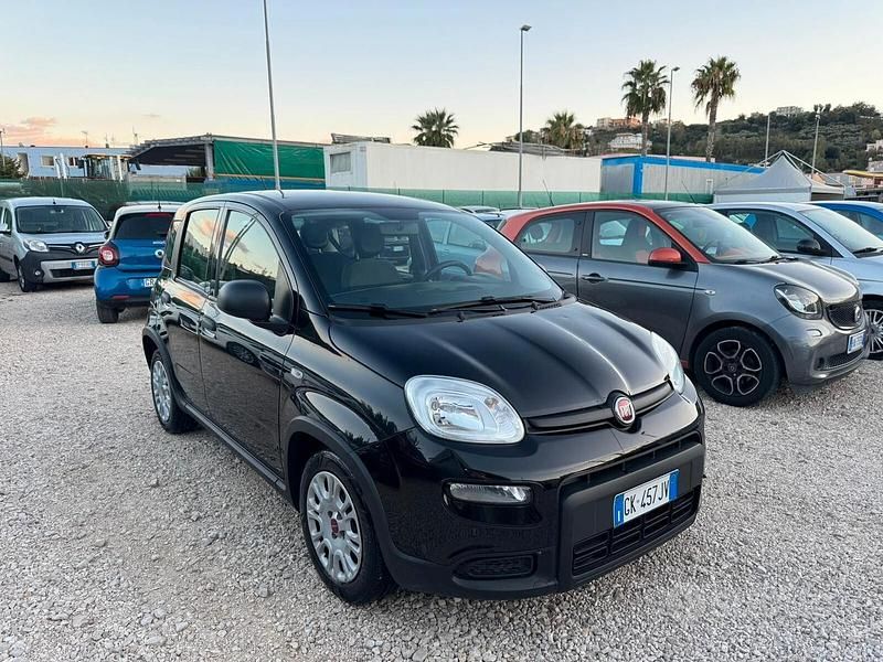 Nero Usata 2022 Fiat Panda S Due volumi | 9499 € (Buon prezzo) - Immagine 1/4