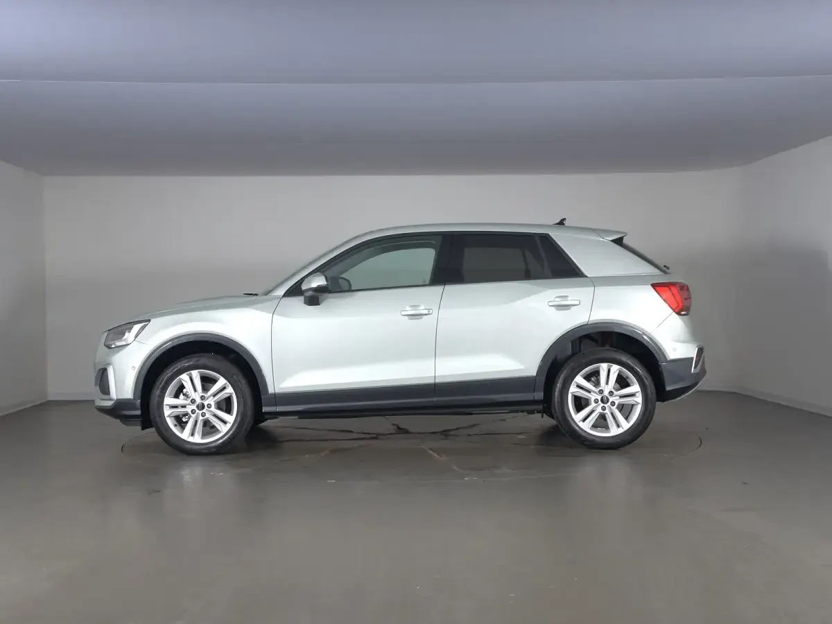 Nuova Audi Q2 Advanced Plus 150 CV (110 kW) 2026 Argento cavo metallizzato SUV